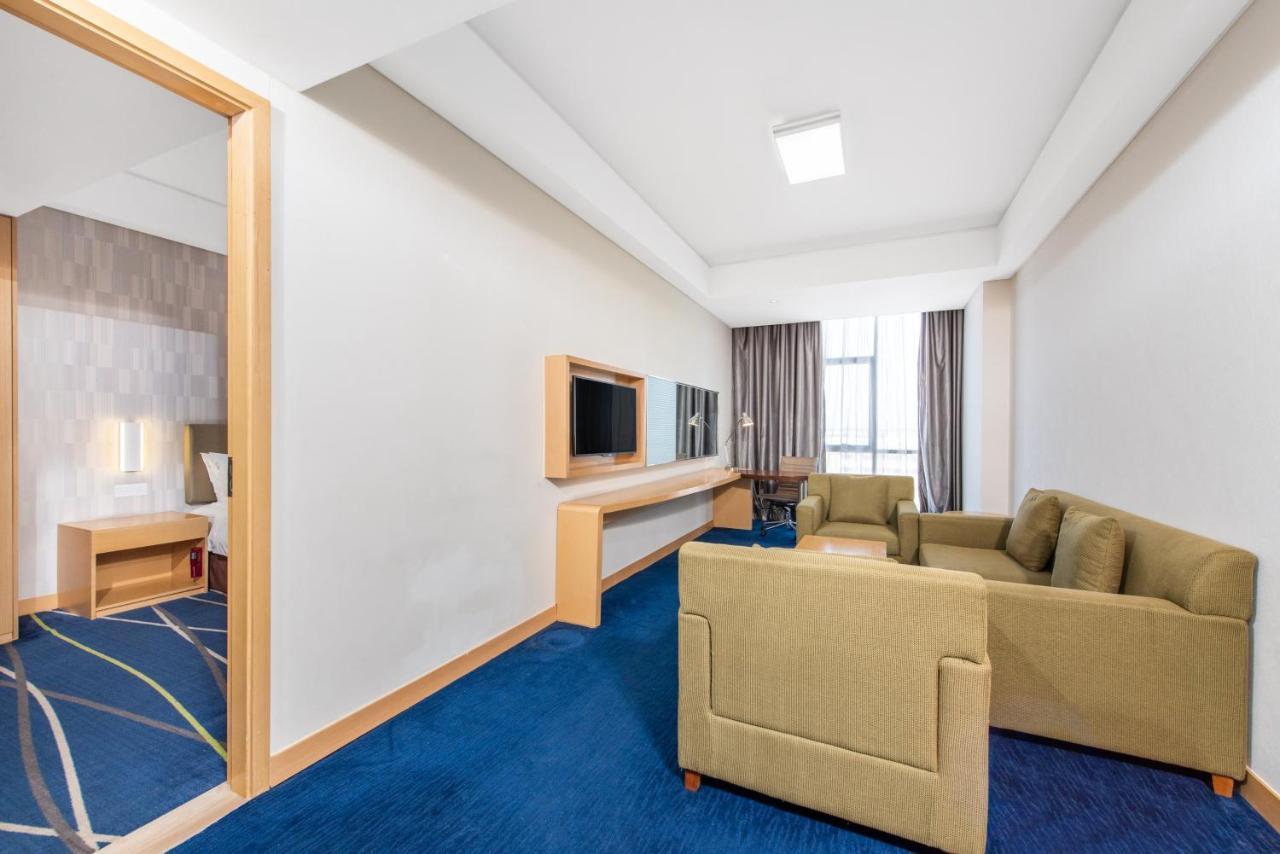 Holiday Inn Express Zhengzhou Airport By Ihg Xinzheng  Εξωτερικό φωτογραφία