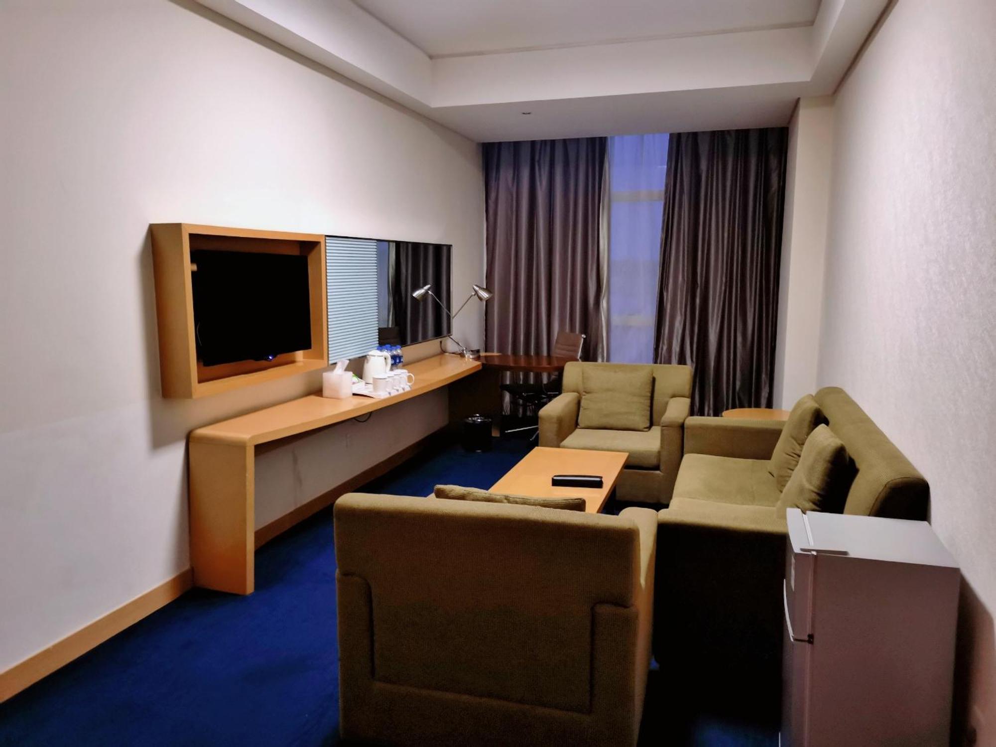 Holiday Inn Express Zhengzhou Airport By Ihg Xinzheng  Εξωτερικό φωτογραφία
