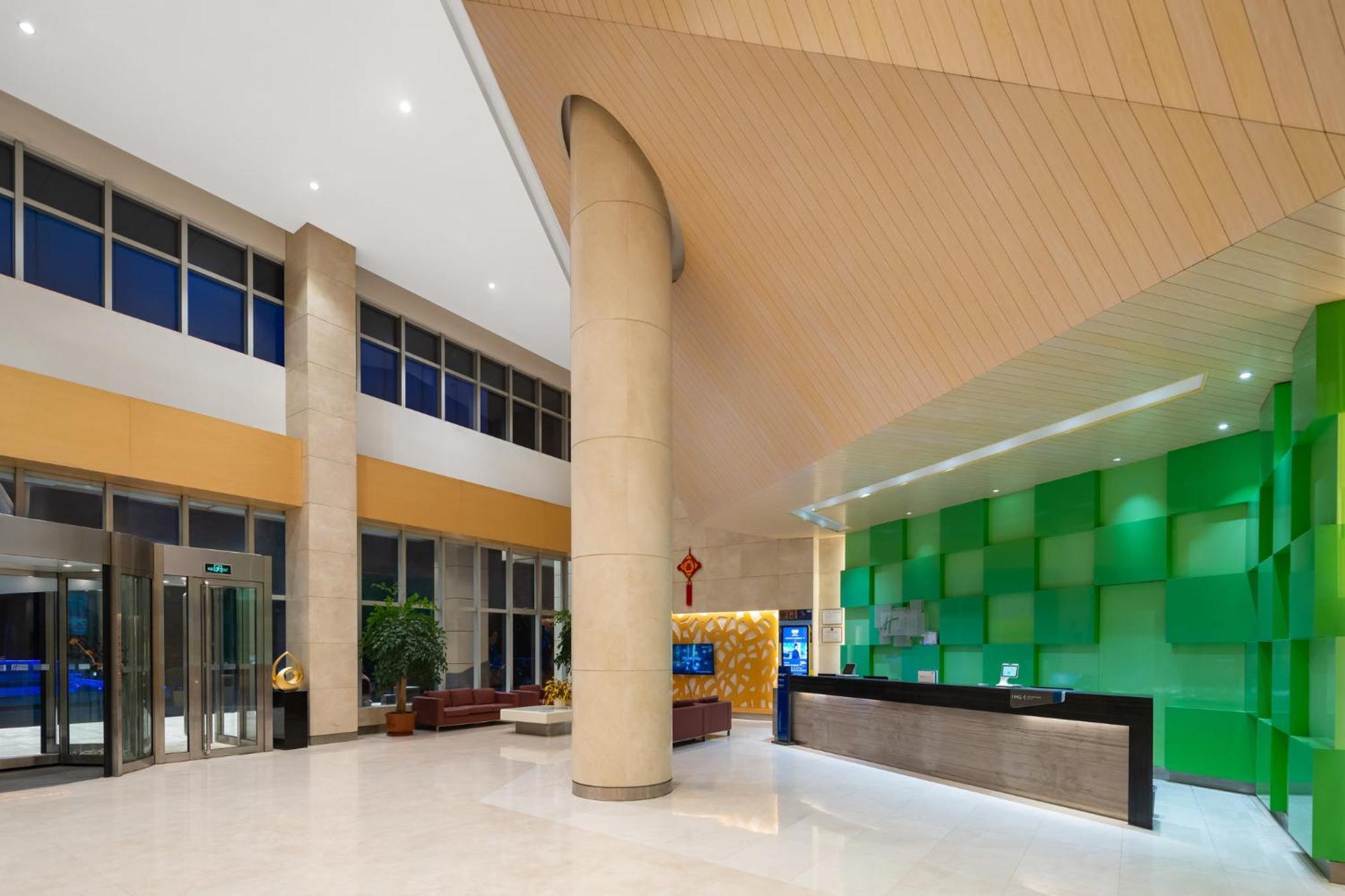 Holiday Inn Express Zhengzhou Airport By Ihg Xinzheng  Εξωτερικό φωτογραφία