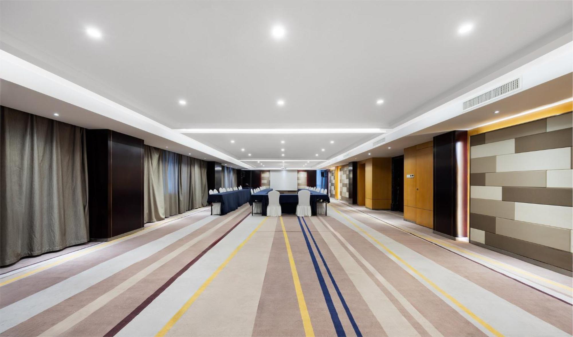 Holiday Inn Express Zhengzhou Airport By Ihg Xinzheng  Εξωτερικό φωτογραφία