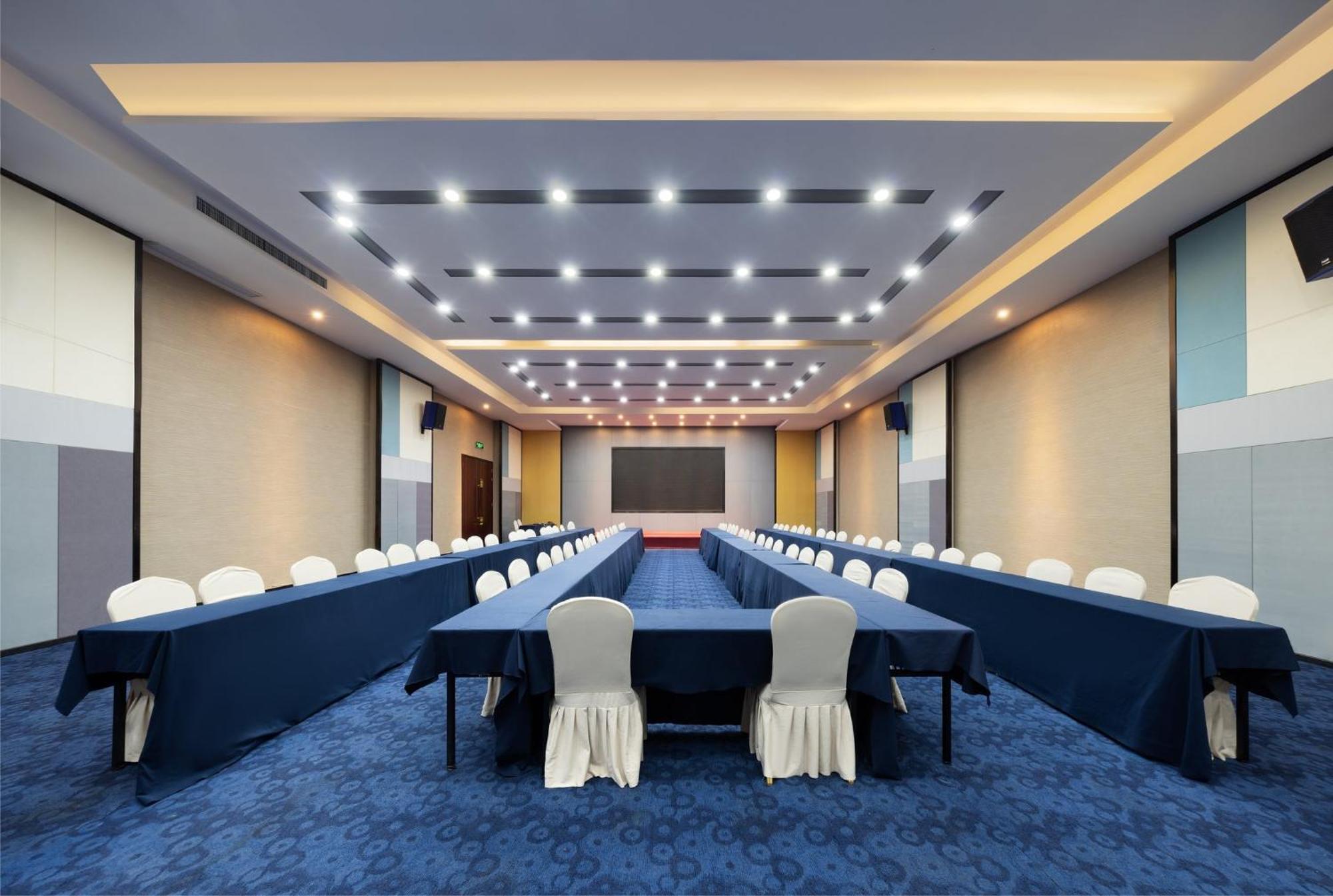 Holiday Inn Express Zhengzhou Airport By Ihg Xinzheng  Εξωτερικό φωτογραφία
