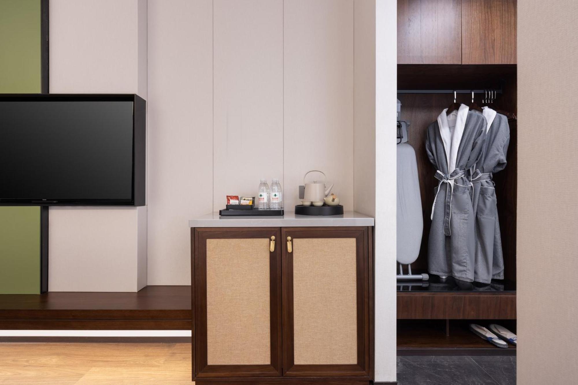 Holiday Inn Express Zhengzhou Airport By Ihg Xinzheng  Εξωτερικό φωτογραφία