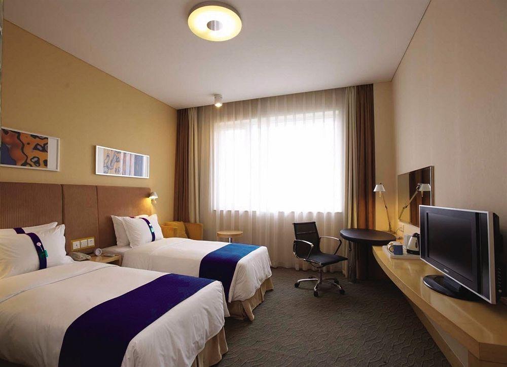 Holiday Inn Express Zhengzhou Airport By Ihg Xinzheng  Εξωτερικό φωτογραφία
